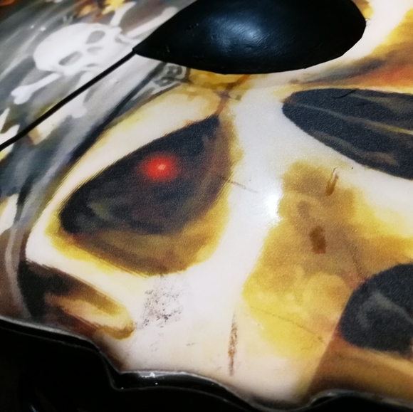 🎃 Pirate Skull Light Up Hanging Sign ☀ - Picture 6 of 9